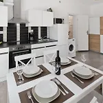 Awesome In With Swimming Pool Apartman