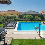 Apartman Awesome In With Swimming Pool